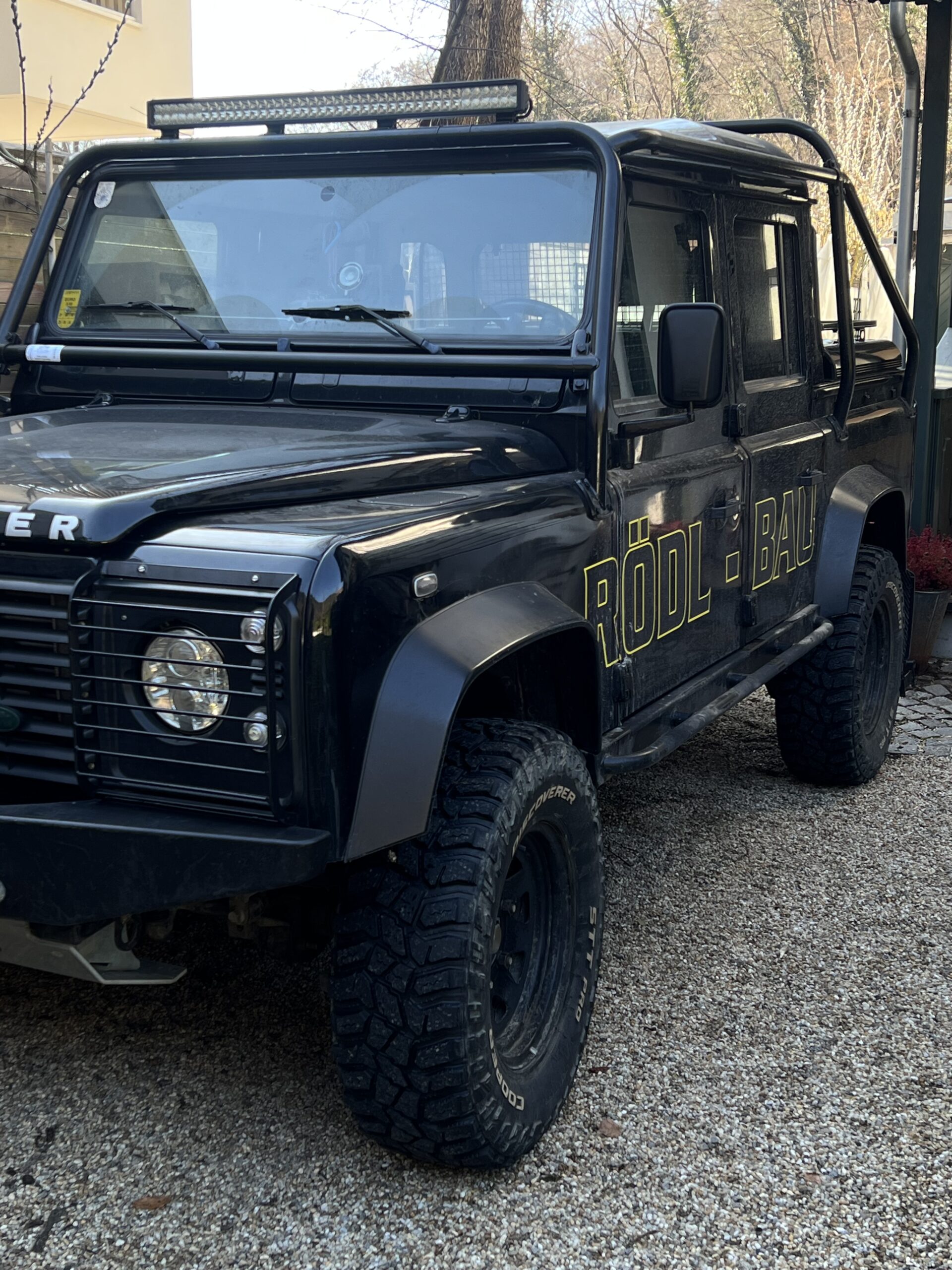 Defender 110 Crew Cab